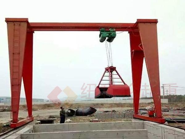 抓斗龍門吊適用于哪些特殊的貨場環(huán)境