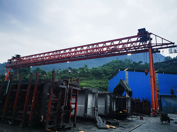 江西贛州100噸龍門吊銷售廠家有L型偏掛龍門吊可