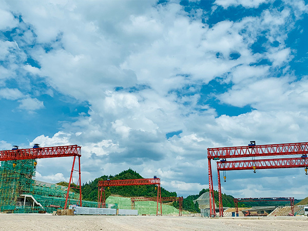 江西宜春80噸龍門吊銷售廠家供應(yīng)路橋門機